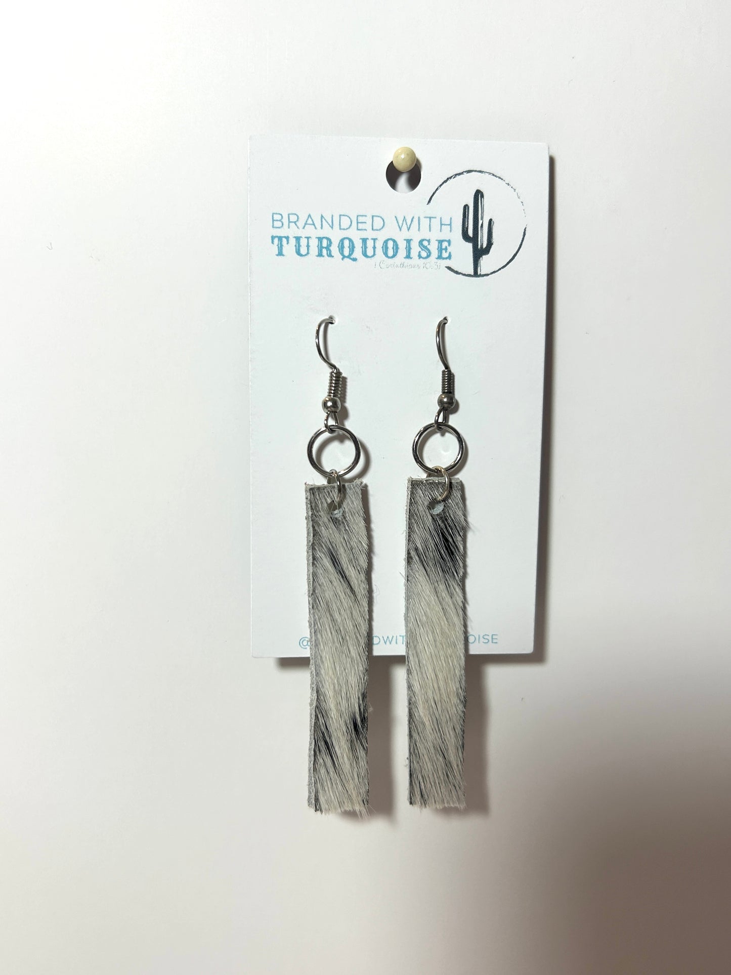 The “Tasia” earrings in tan