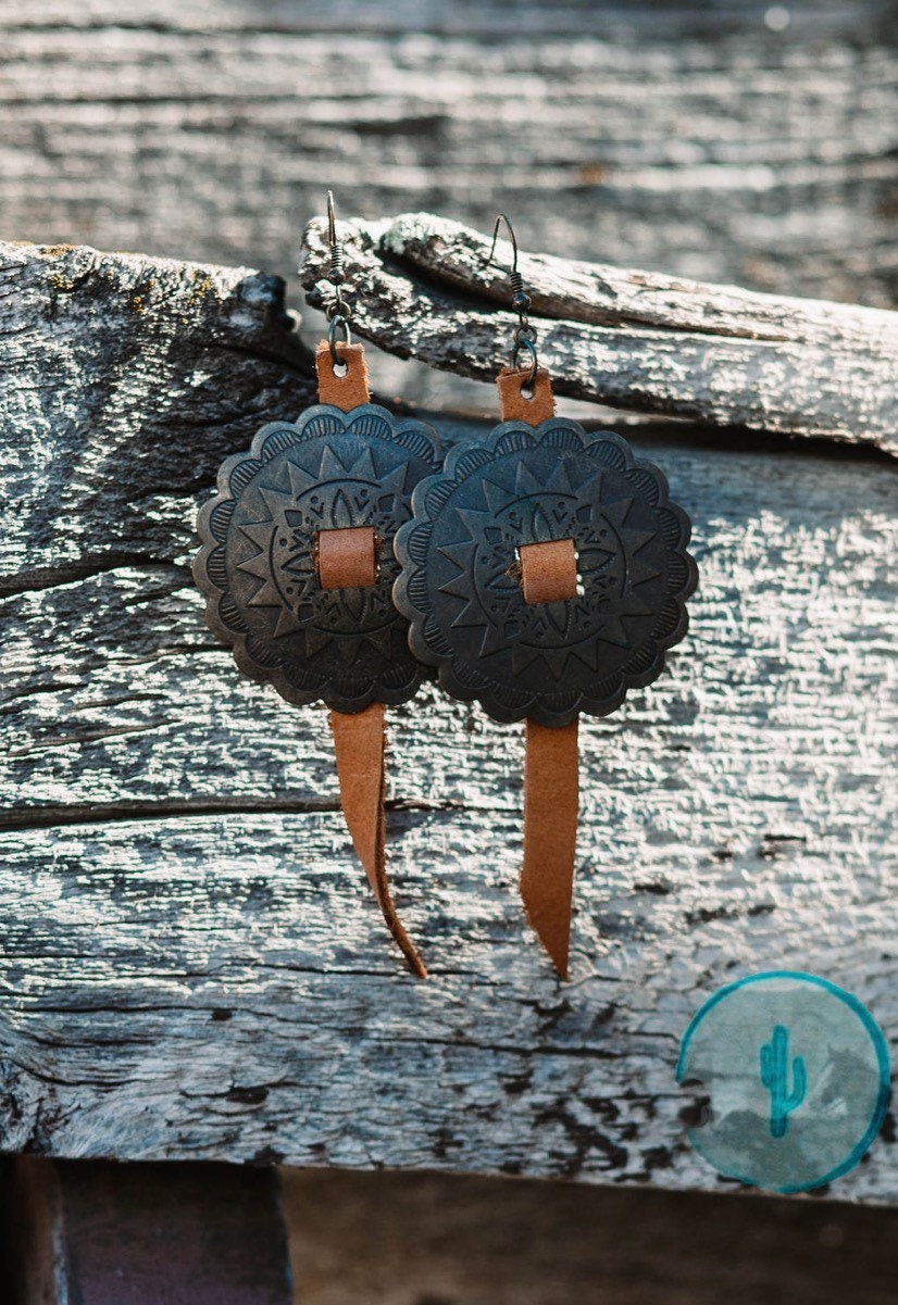 The “Gypsy” Earrings in bronze/saddle tan